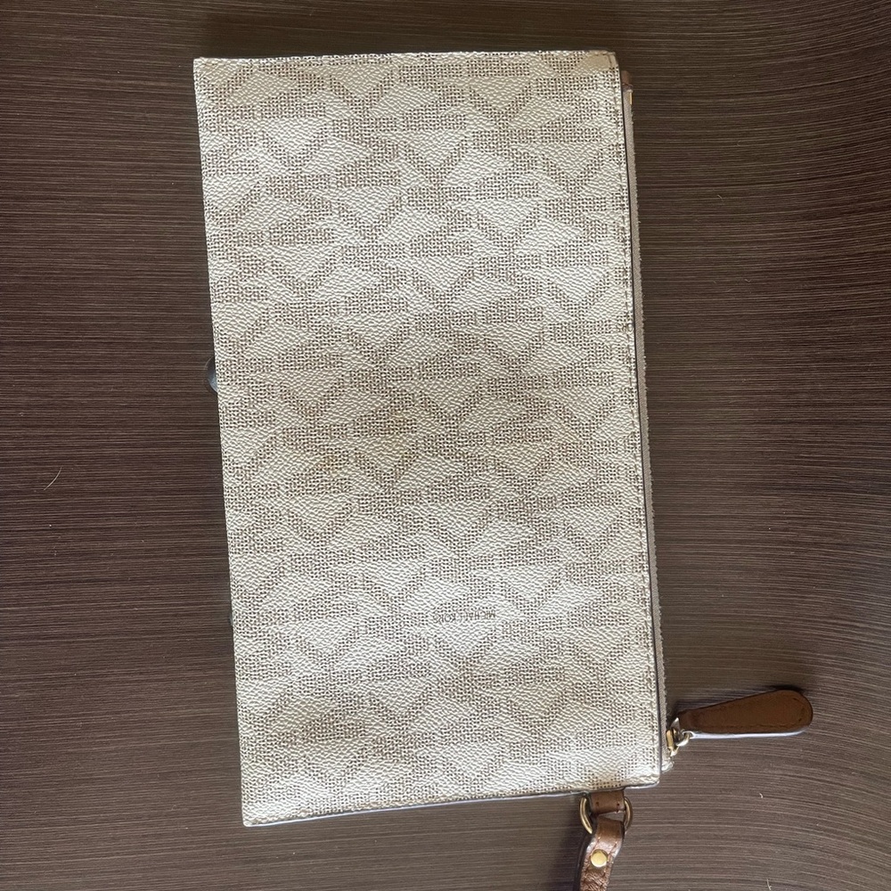 Michael kors wallet